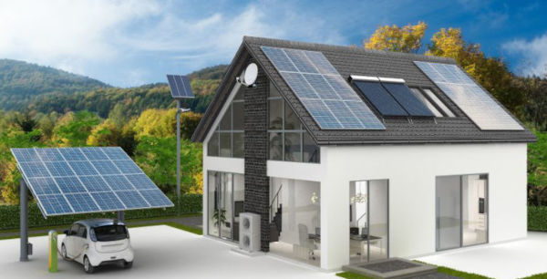 habitation résiliente avec panneaux solaires photovoltaïques et thermiques